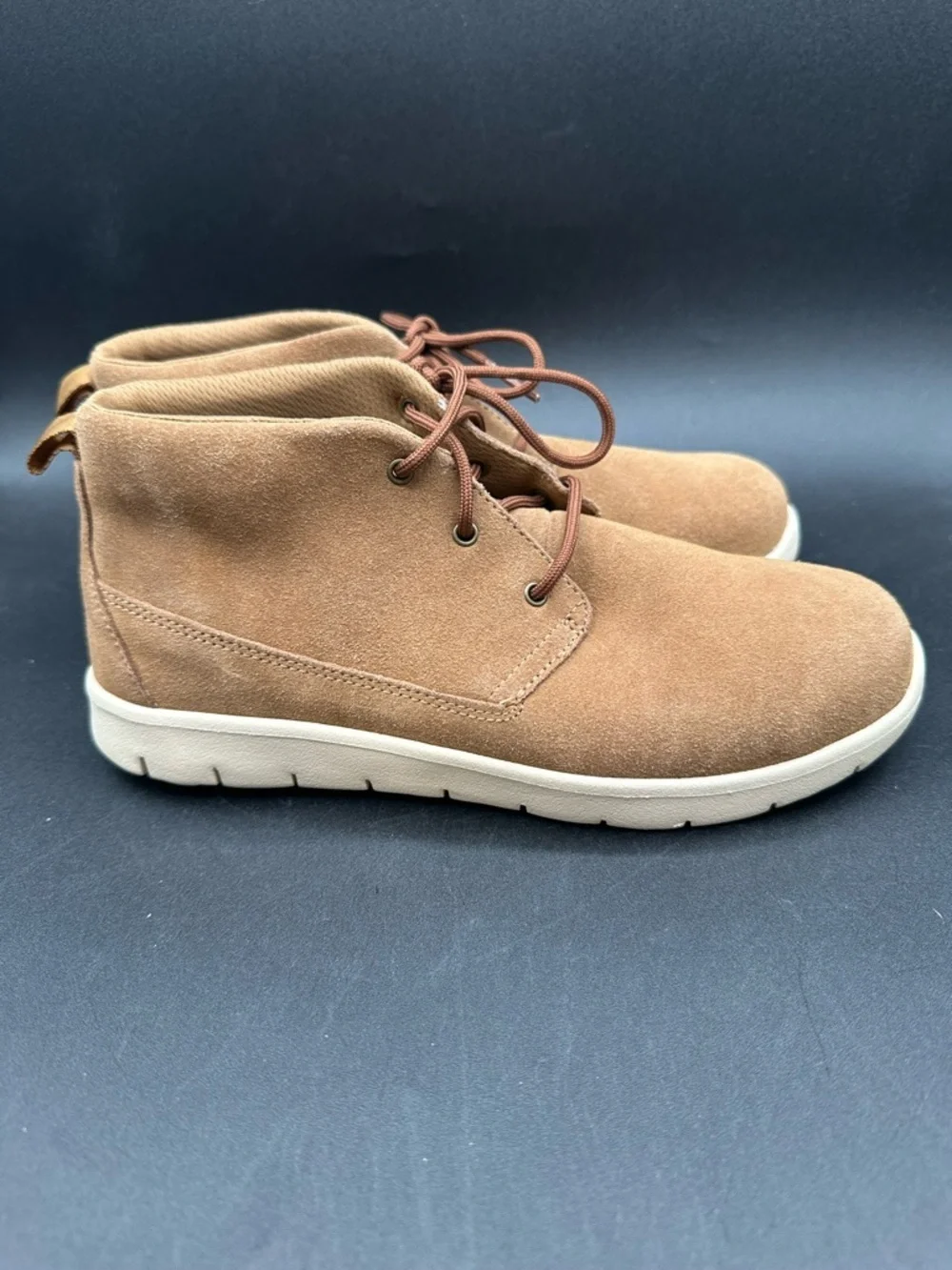 NWOT UGG Boys Canoe II Chukka Boot Chestnut New Sz 3